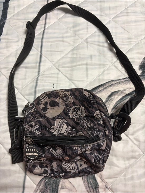 Harley-Davidson Handbags - Harley-Davidson Black and Cream Floral Skull Belt Bag